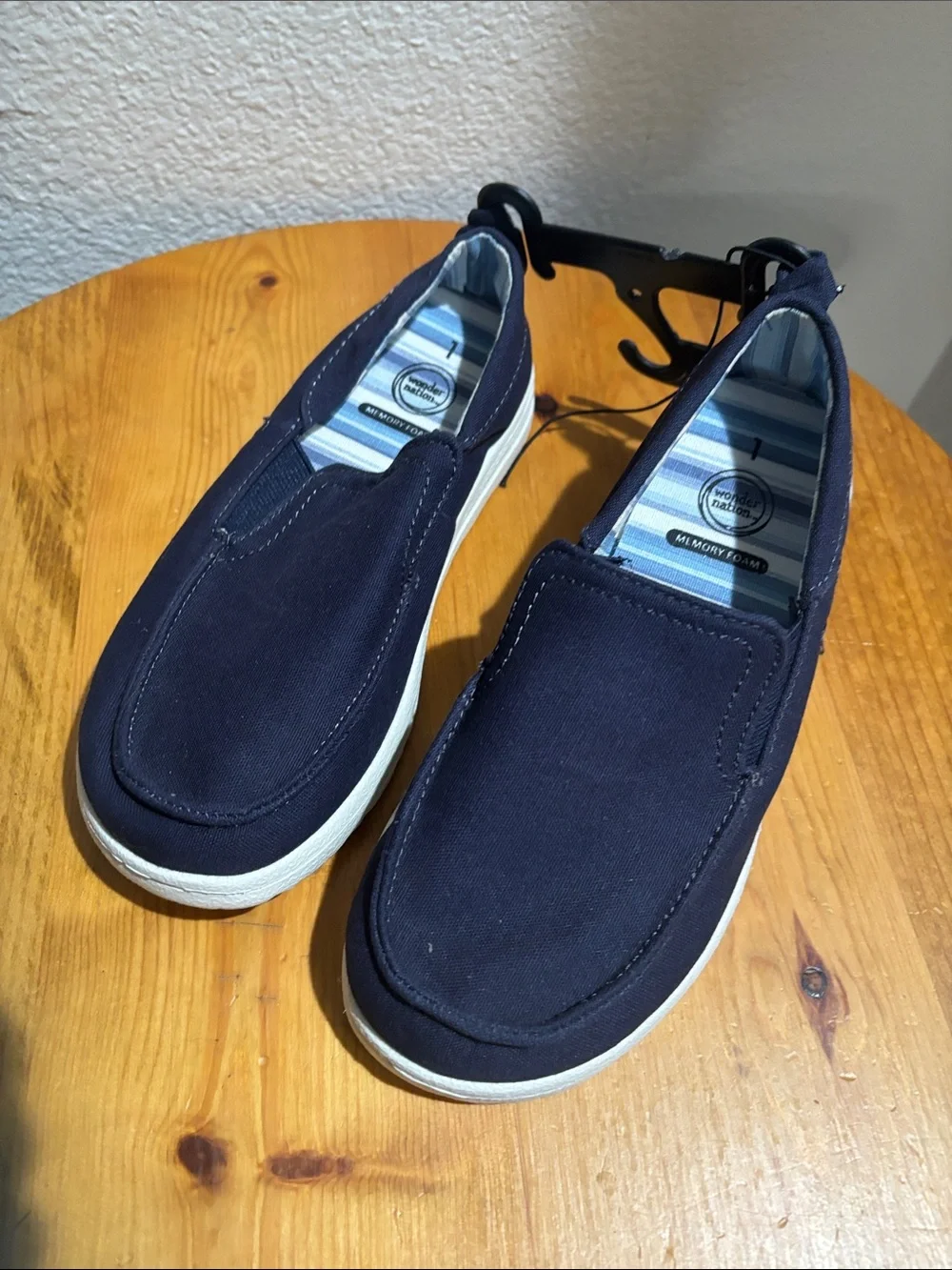Wonder Nation Boy’s Slip-On Canvas Shoes in Navy Blue 1 NWOT